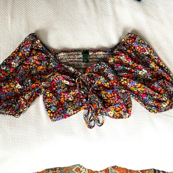 floral front tie crop top - Picture 2 of 5
